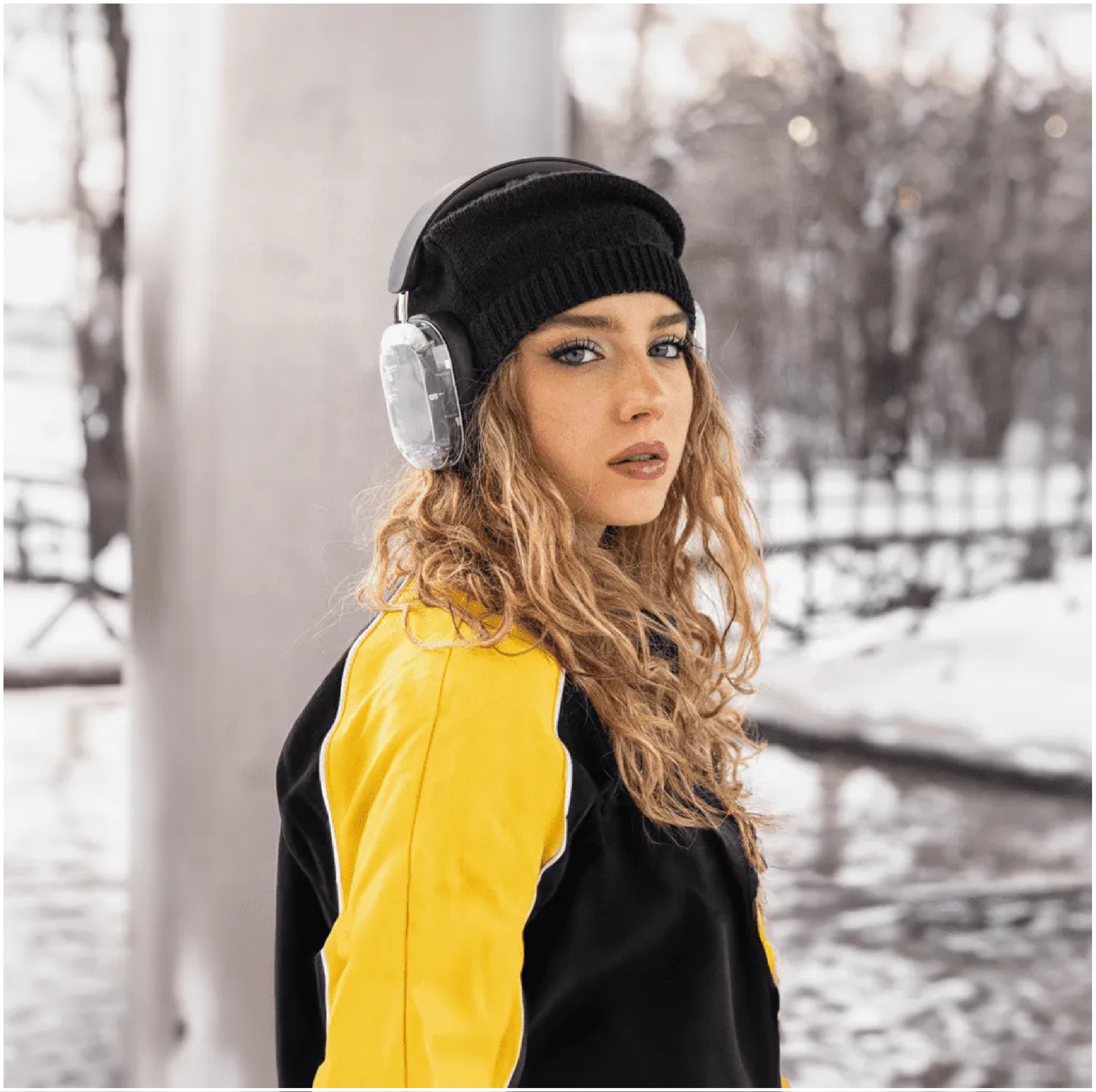 Over-Ear Headphones Transparent – MONDO Over-Ear Headphones Transparent – MONDO